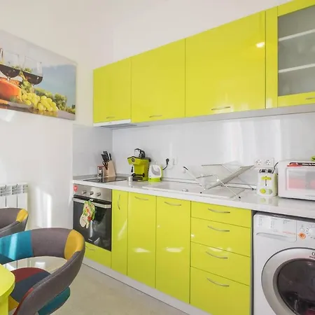 ❀pop Up Colours In This Super Central One Bedroom❀ Apartment