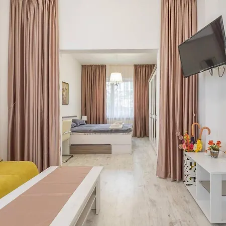 ❀pop Up Colours In This Super Central One Bedroom❀ *